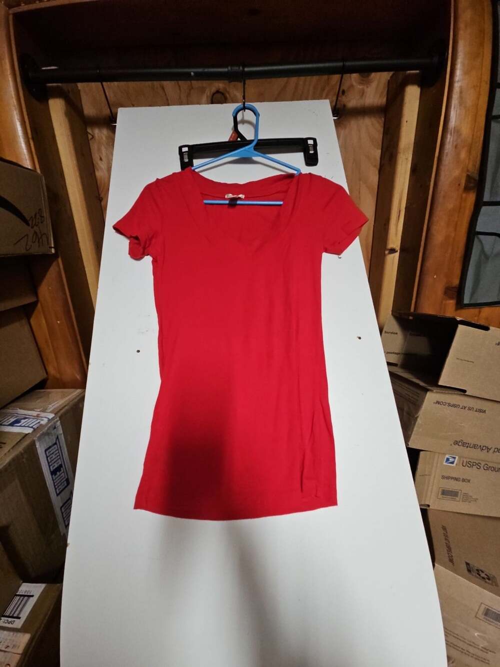 (373) Ambiance Apparel T-Shirt Size S Red V-Neck Top